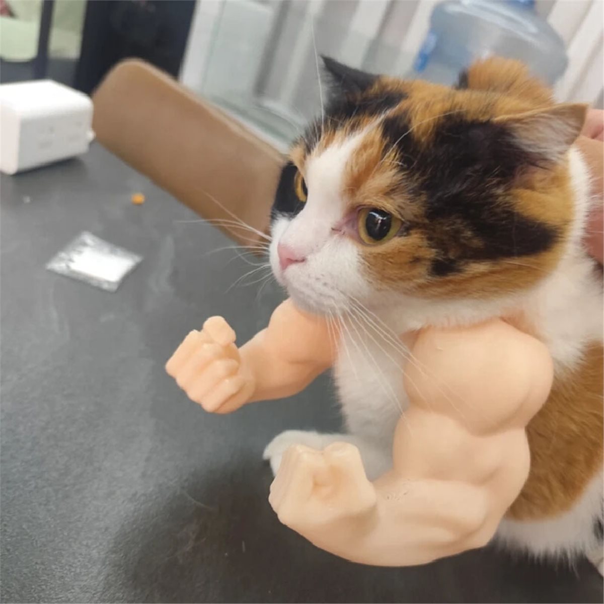 NOVO: Pingente de braço muscul - Dolls avaliação e preço