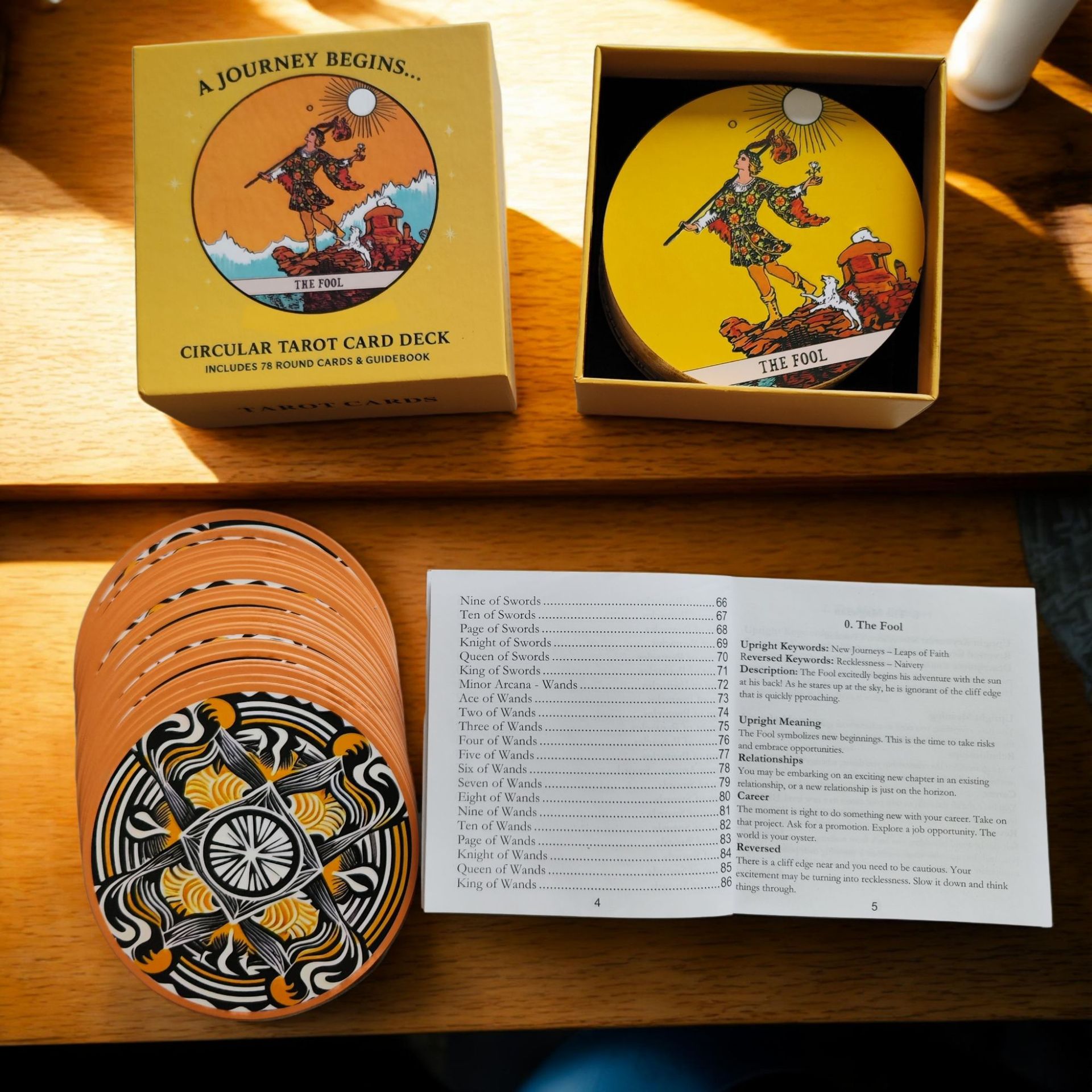 Baralho de Cartas de Tarô Circ - Tarot Cards Deck With Guidebook avaliação e preço